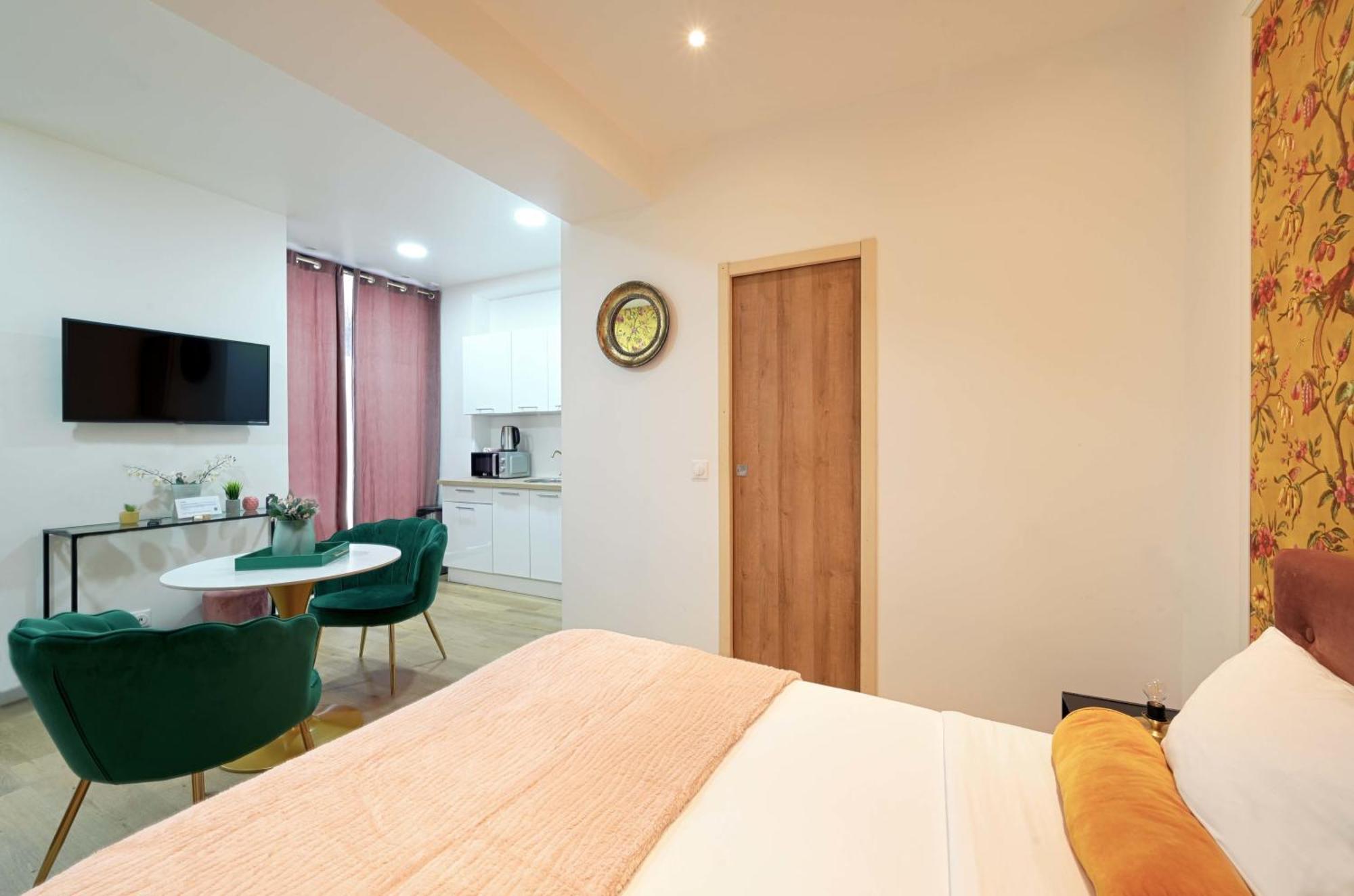 Modern Renovated Studio With A Touch Of Gilded Glamour Central Paris Exterior foto